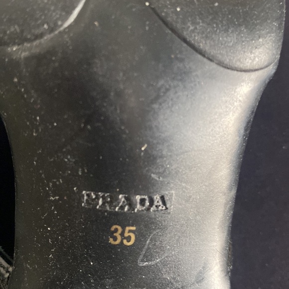 Vintage Prada sandal with black and a little gray trim in size 5 - Picture 11 of 13